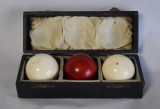 Trei bile de biliard in cutie originala - fildes sec. XIX - cca.1880