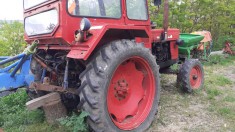 Tractor U650 cu utilaje foto