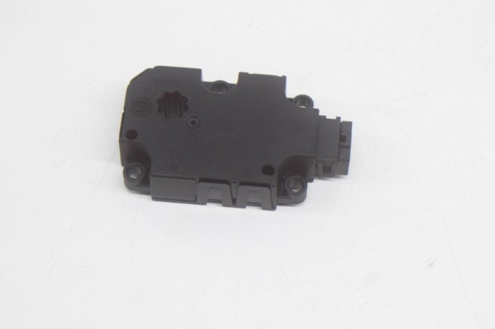 Motoras clapetă aeroterma AUDI Q7 4M 2017 OEM: ZBAT0084D02,ET416002 12233657