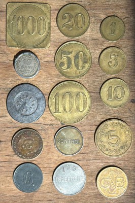 LOT JETOANE!(ALAMA,PLUMB,CONTROL TELEFOANE,ROMANIA REGALISTA/MONEDA 10 BANI 1954 foto