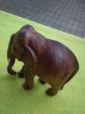 Sculptura in lemn exotic, elefant