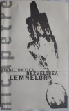 Cumpara ieftin VIRGIL UNTILA - (SCULPTORUL) NICAPETRE: DEZVELIREA LEMNELOR (BRAILA, 2009) [DEDICATIE / AUTOGRAF]