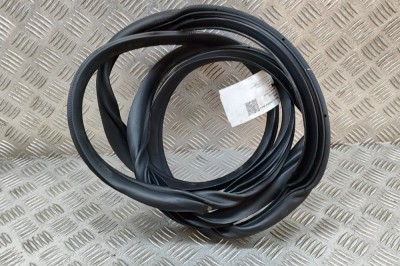 Garnitura ușă dreapta față KIA EV6 CV 2023 OEM: 82120-CV000 | 27311382 foto