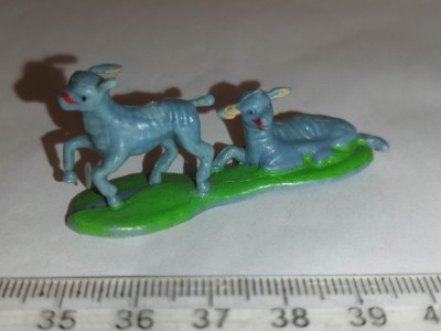 bnk jc Copie HK dupa Crescent - figurine de plastic - miei foto