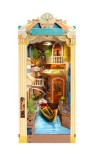Romantic Venice Book Nook