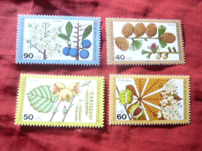 Serie Berlin 1979 - Flora - fructe , seminte , 4 valori