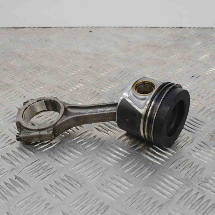 Piston VW TOURAN 1T1, 1T2 2010 OEM: 038JV400