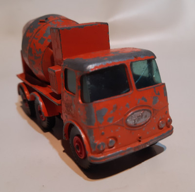 Ready Mix Concrete Truck - Matchbox foto