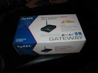 Router ADSL Zyxel P-660HW pentru internet de la TELEKOM (prin cablu telefonic) foto