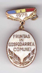 Insigna Fruntas in gospodarirea comunei 1978 foto