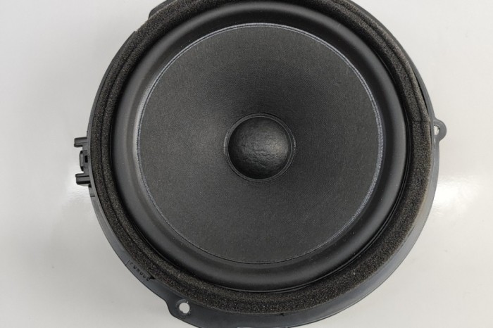 Difuzor ușă dreapta spate FORD KUGA III DFK 2024 OEM: ET4T-18808-DA 30396559