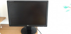 Vand monitor LG + Cabluri (alimentare si VGA) foto