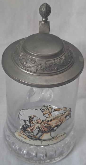 Halba de bere vintage din sticlă cu capac metalic