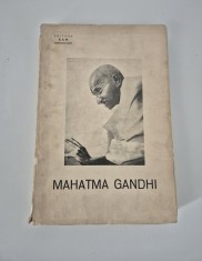 Carte veche Mahatma Gandhi la lucru foto