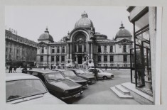 BUCURESTI , CALEA VICTORIEI , CLADIREA C.E.C. , FOTOGRAFIE , ANII &amp;#039;70 foto