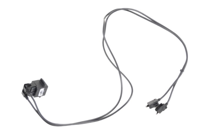 Port USB/AUX-In TESLA MODEL S 2020 OEM: 1004815-01-B 21354934