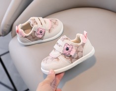 Adidasi crem cu roz pentru fetite - Pink Teddy (Marime Disponibila: Marimea 21)
