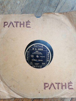 Disc GRAMOFON PATEFON. LES LARMES DE. LA VIE . RIRI.. foto