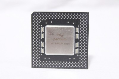 Procesor CPU Intel Pentium 1 MMX 200 MHz socket 7 vintage foto