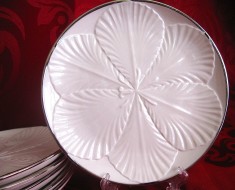 SET FARFURII PORTELAN ITALIA CU DECOR FLORAL IN RELIEF FARFURII TORT DESERT 14.5 CM