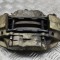 Etrier de fr&acirc;nă dreapta față LAND ROVER DEFENDER L315 2005 OEM: LR017742 27800986