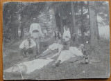 Cumpara ieftin Foto pe carton , La poalele Masivului Iezer -Păpușa, de la Cabana Voina , 1924