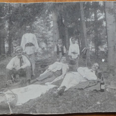 Foto pe carton , La poalele Masivului Iezer -Păpușa, de la Cabana Voina , 1924