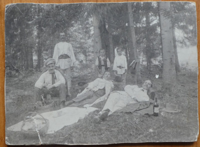 Foto pe carton , La poalele Masivului Iezer -Păpușa, de la Cabana Voina , 1924 foto