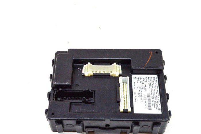 Modul de confort INFINITI FX 2004 OEM: 284B1CG000 14255806