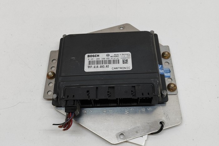 Unitate de control motor PORSCHE BOXSTER 987 2006 OEM: 99761860302,0261208300 | 31616098