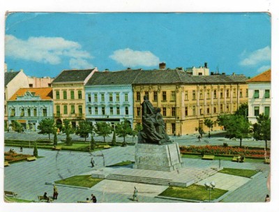 ARAD PIATA AVRAM IANCU FARMACIE MONUMENTUL EROILOR STATUE foto