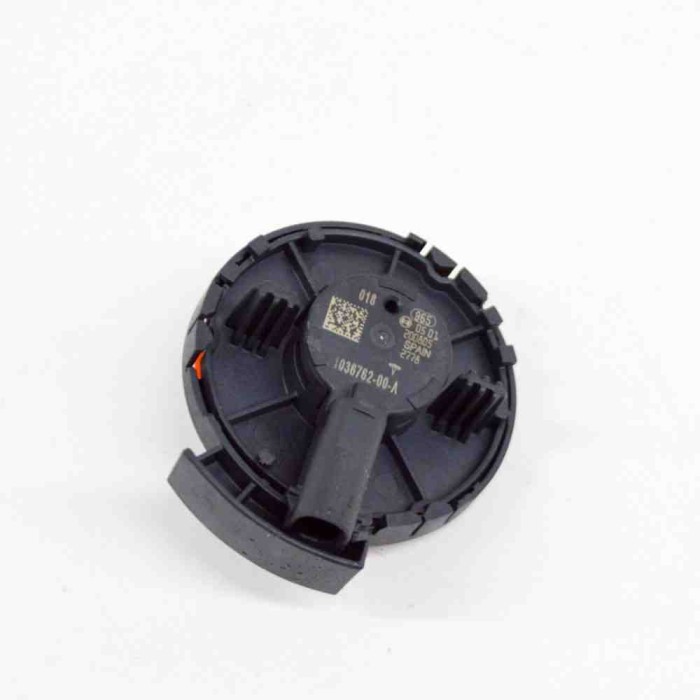 Senzor de impact dreapta față TESLA MODEL 3 2021 OEM: 1036762-00-A | 14135019