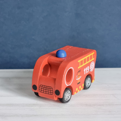 Masina de pompieri rosie autopropulsata jucarie lemn 7.3X3.5X5, 3 ani + foto