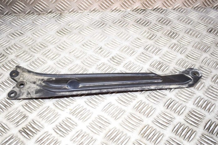nerasta SKODA YETI 5L 2010 OEM: 5L0805932 20288624