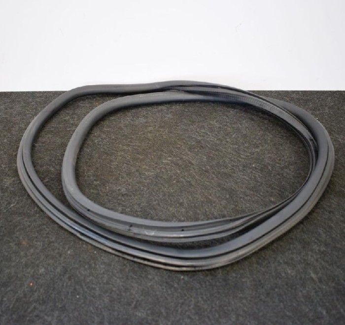 Garnitura ușă st&acirc;nga spate VW GOLF VI 5K1 2011 OEM: 5K6867913 | 3223076