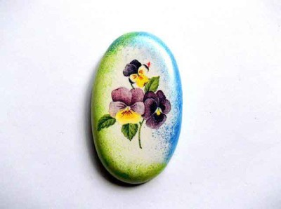 Magnet oval design petunii mov, violet si galbene, magnet frigider 32562 foto