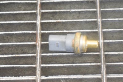 Senzor de temperatură lichid de răcire AUDI A4 8W2, B9 2018 OEM: 06A919501A 12244482 foto