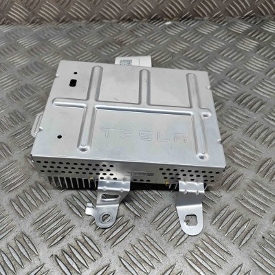 Amplificator de sunet TESLA MODEL Y 2023 OEM: 1507152-01-B foto