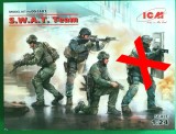 Kit S.W.A.T. TEAM &ndash; 3 din cei 4 soldați Firma ICM Cod DS2401 Scara 1/24 DIORAMA MACHETA FIGURINE ASAMBLARE HOBBY WWII SOLDAȚI GERMANI AMERICANI RUȘI
