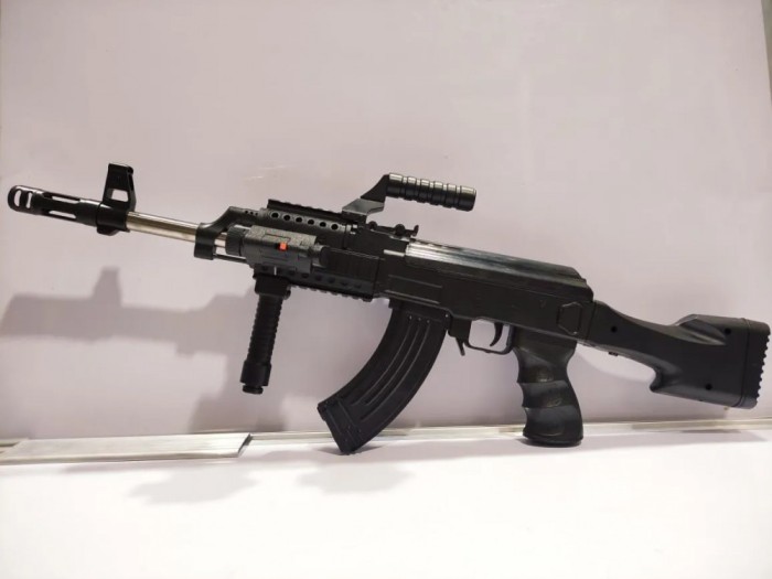 NOUL MODEL DE PUSCA AK47 KALASNIKOV,MAI MARE 70CM,CALIBRU 6MM,DEMONTABILA,NOUA!