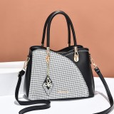 Geanta de dama eleganta de buna calitate GIDA-CRIS GC179, negra cu carouri
