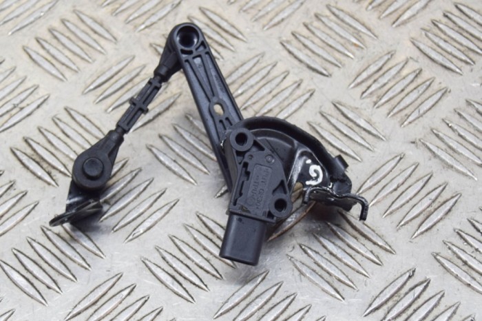 Senzor de nivel &icirc;nălțime dreapta spate JAGUAR I-PACE X590 2020 OEM: J9D3-3C280-BA 12178708