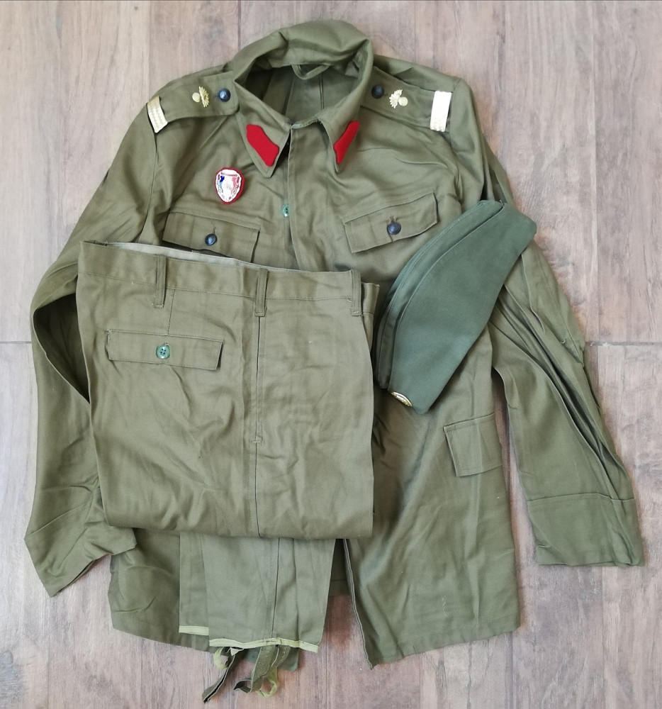 Uniformă militara de Vara Sergent Infanterie RSR perioada comunista marimea  48 | Okazii.ro