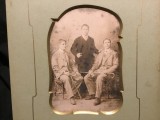 Fotografie de epoca portret de studio cu barbati fotograf C. Weiss Bucuresci !