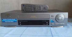 Video recorder JVC multi system VHS NOU foto