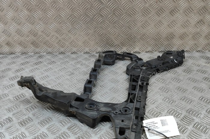 Suport bara de protecție st&acirc;nga spate VW PASSAT Variant B8 3G5 2018 OEM: 3G9807355 30479733