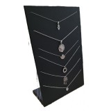 Panou Prezentare Lanțuri Formă de L &ndash; Piele Ecologică Neagră &ndash; 30 x 20 cm &ndash;