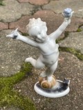 Figurina din portelan fin german marcaj KP ILMENAU GDR, ingeras pe melc