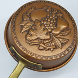 Tigaie frantuzeasca decorativa in relief din cupru si bronz, vintage