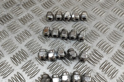 Șurub MAZDA CX-5 KF 2022 OEM: B002-37-160B | 30762252 foto